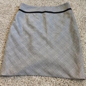 The Limited Pencil Skirt, black/white plaid, Size 8